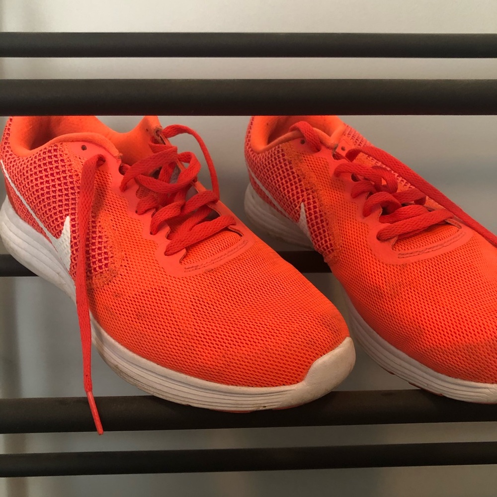 Nike Women’s Shoes 8.5